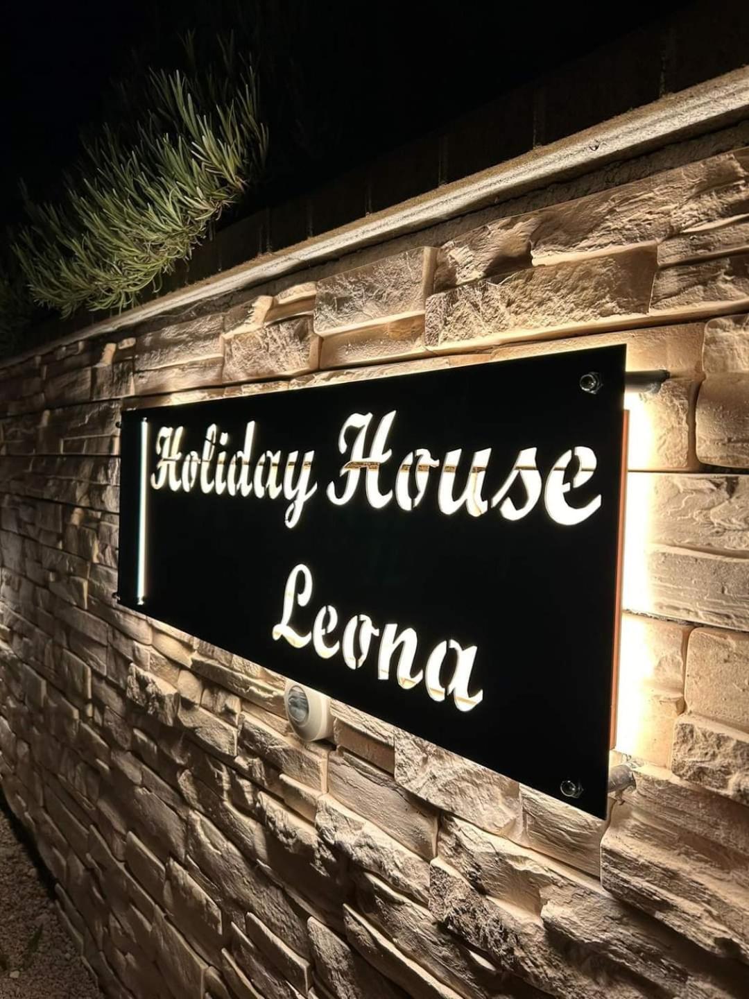 Holiday House Leona Otocac Exterior photo
