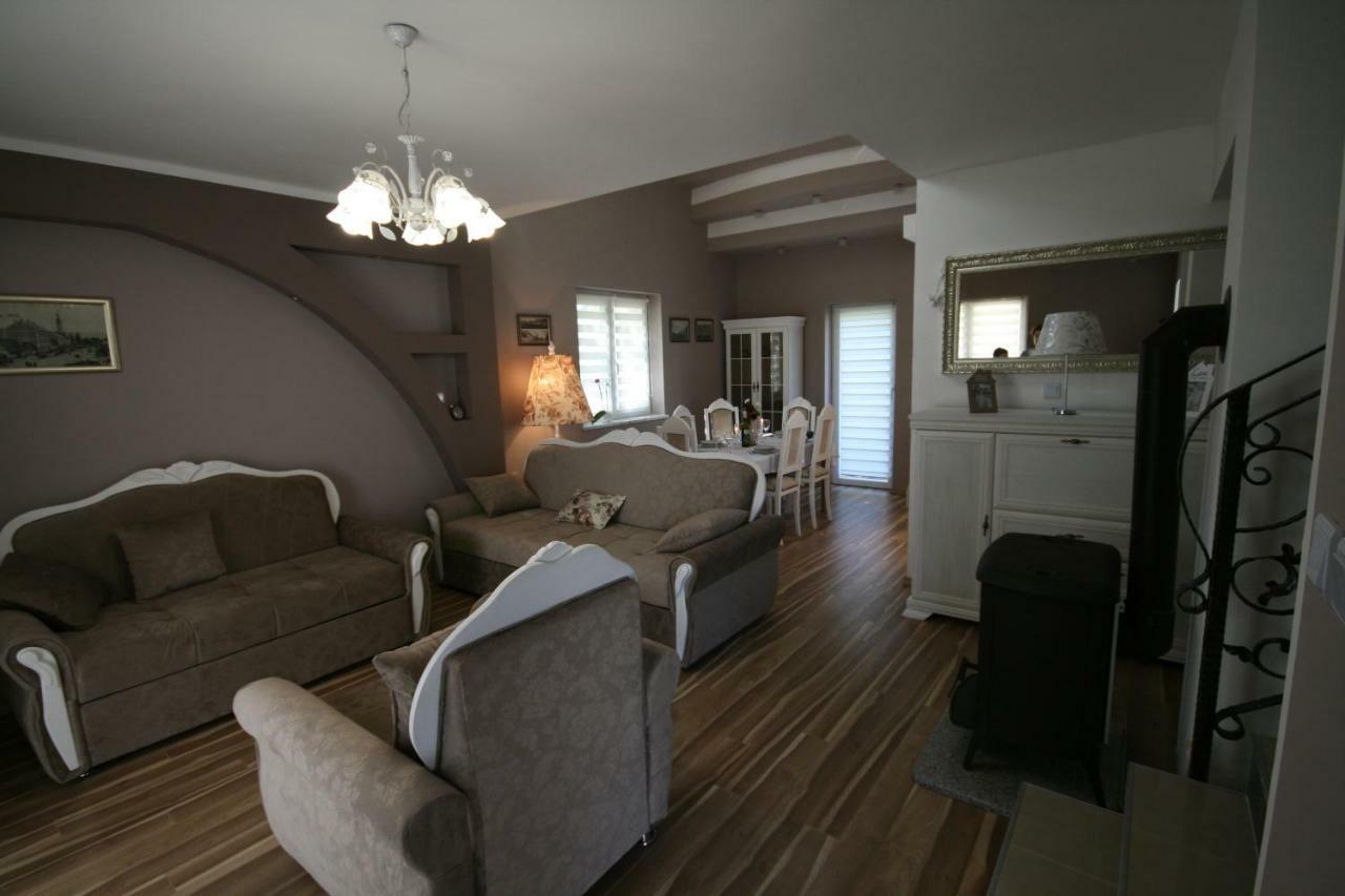 Holiday House Leona Otocac Exterior photo