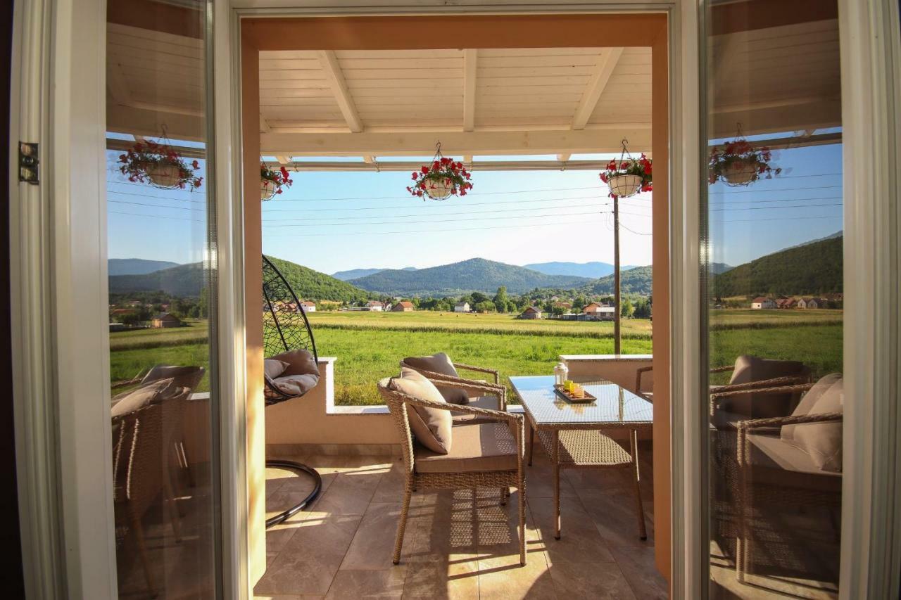 Holiday House Leona Otocac Exterior photo