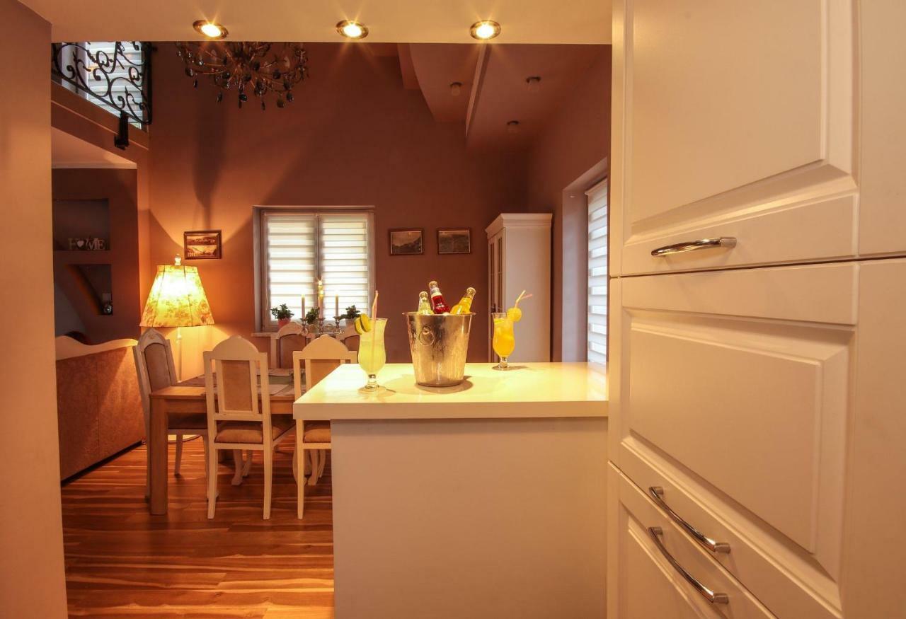 Holiday House Leona Otocac Exterior photo