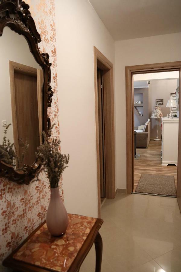 Holiday House Leona Otocac Exterior photo